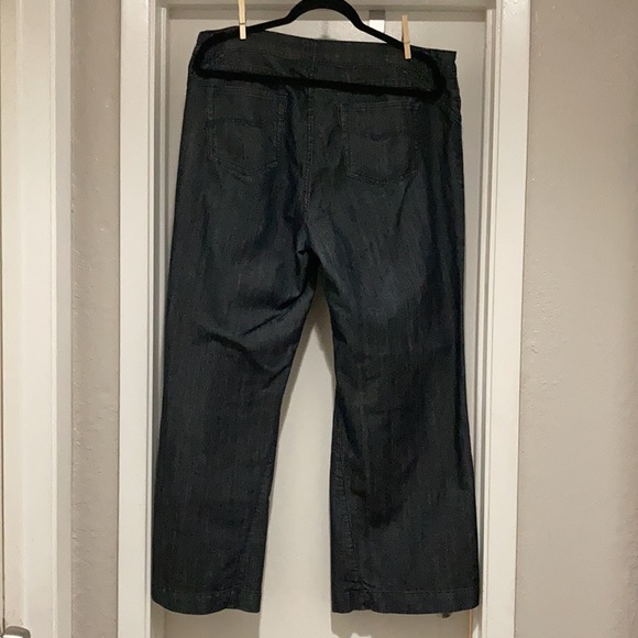 Jeans - Picture 2 of 3